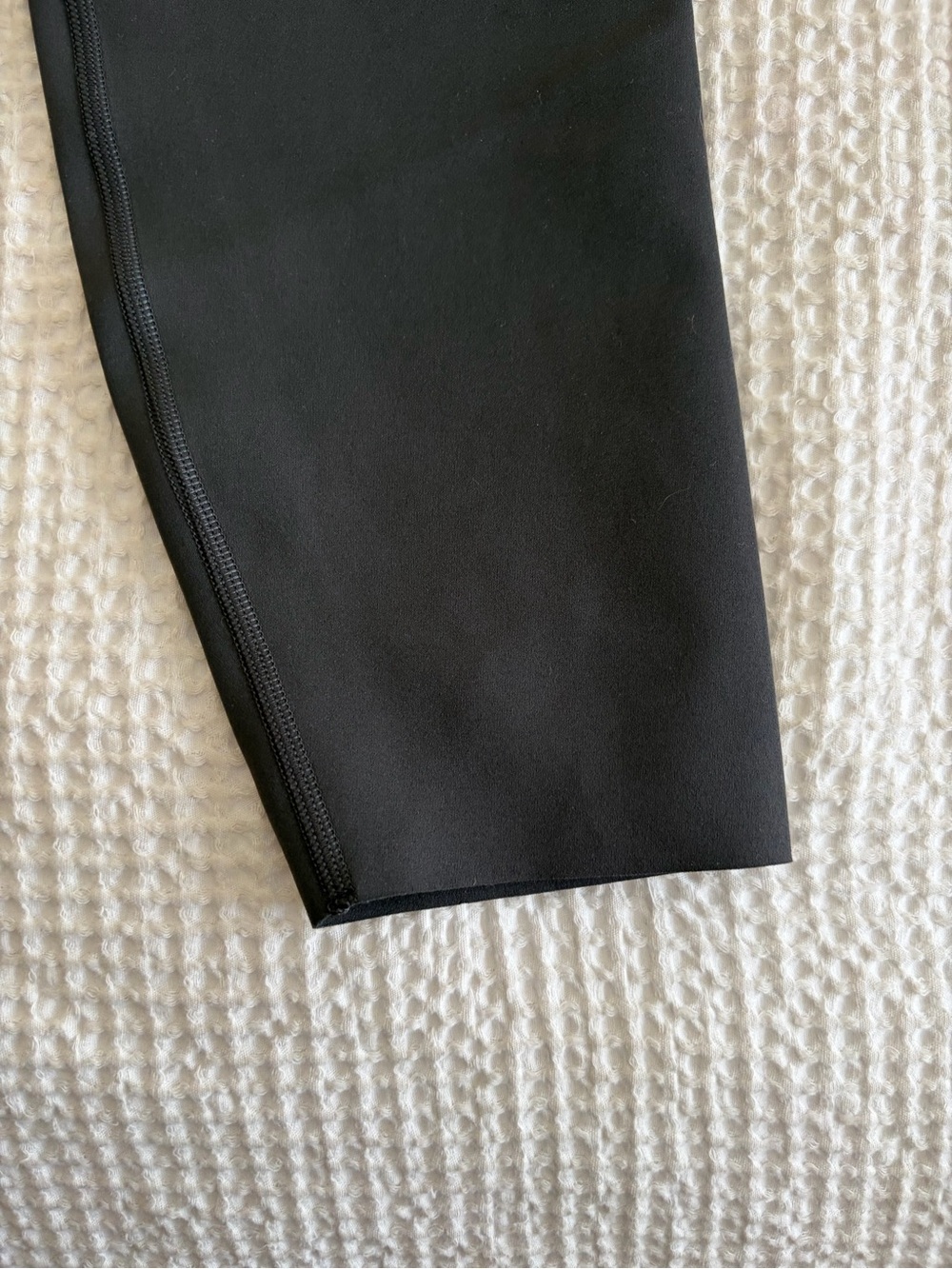 Lulu glow up super high rise tights 25” - Picture 4 of 8